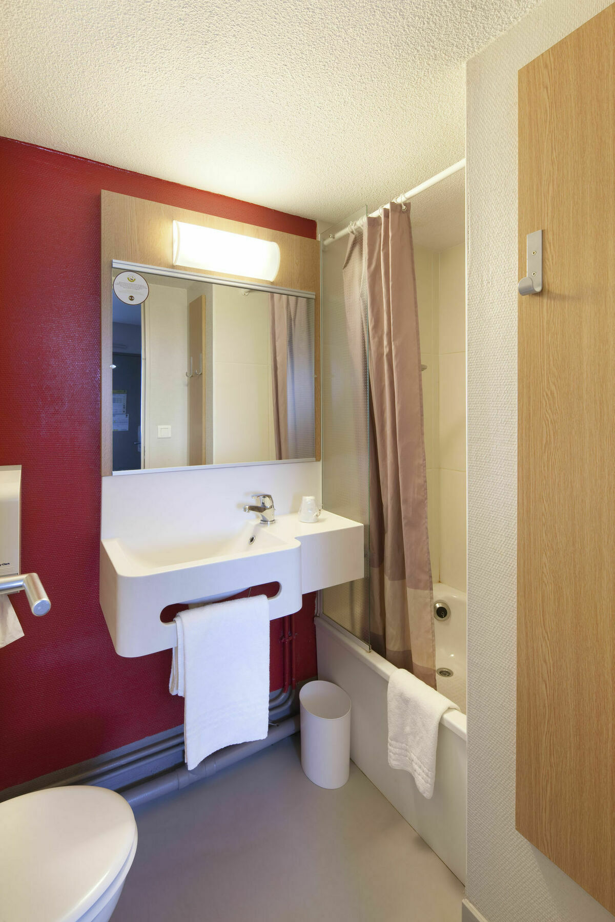 B&B Hôtel Quimper Nord Douarnenez Exterior foto